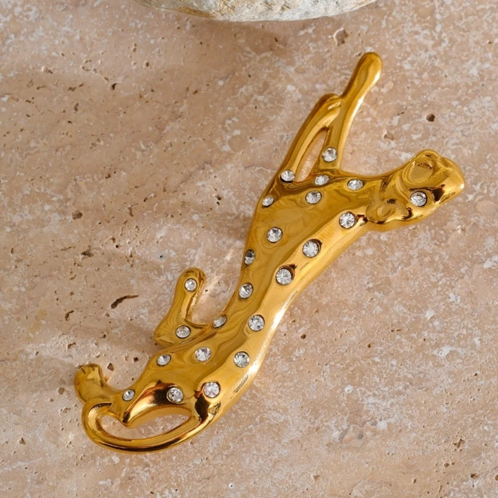 NWOT Gold Leopard Brooch with Rhinestones